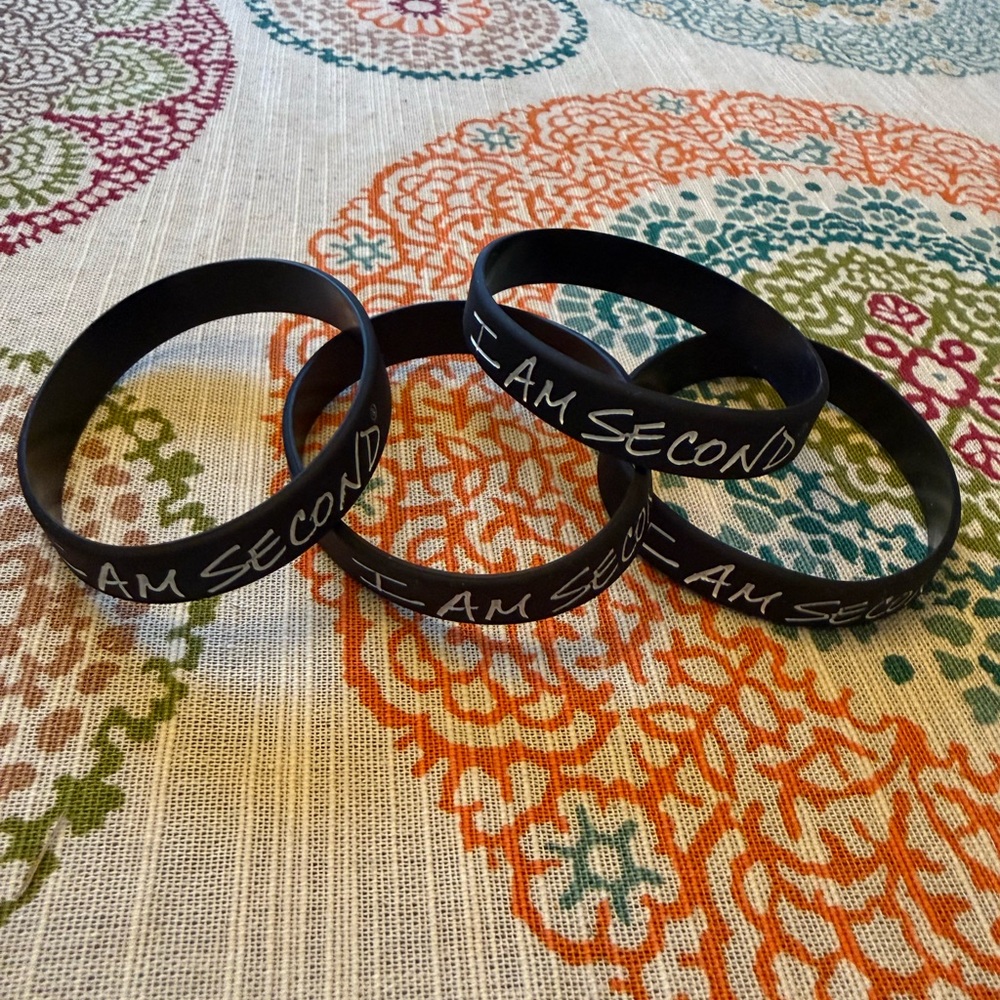 4 NWT Black 'I Am Second' silicone bracelets